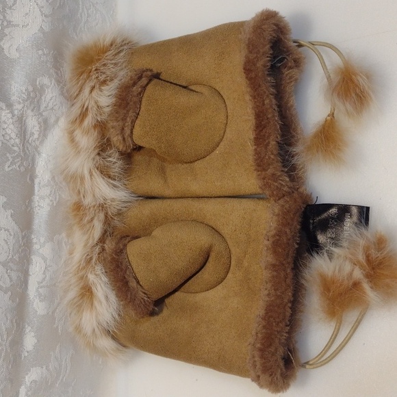 Fingerless Gloves - Faux Fur and Suede - Picture 2 of 3
